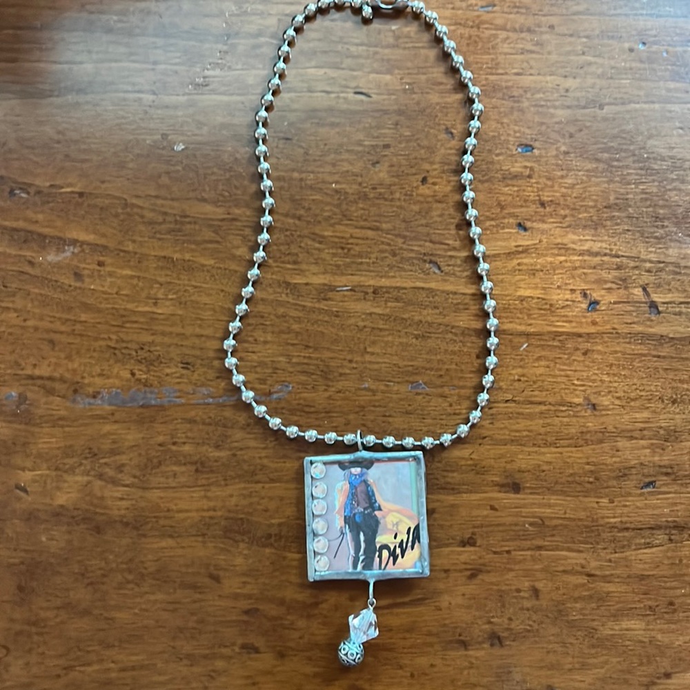 BB looking necklace